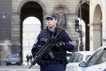 Σε ψυχιατρικό ίδρυμα ο νεαρός που προσπάθησε να εισβάλει με μαχαίρι στον Πύργο του Άιφελ