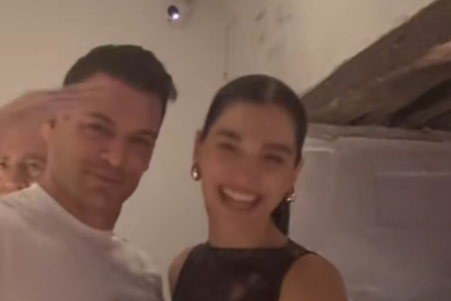 Μελίνα Νικολαΐδη και Δημήτρης Φιντιρίκος αγκαλιά στη Σύρο (Βίντεο)