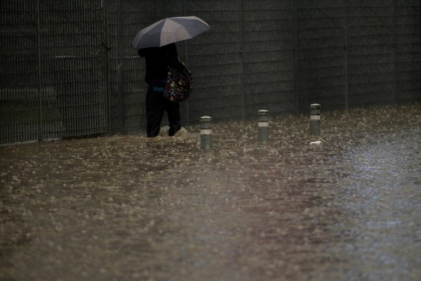 Σοβαρά προβλήματα από τις καταρρακτώδεις βροχές στην Λεμεσό