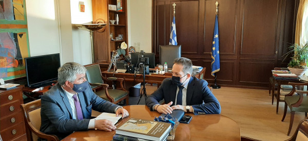 Με τον Δήμαρχο Πρέβεζας συναντήθηκε ο Πέτσας, τα θέματα που τέθηκαν στην ατζέντα