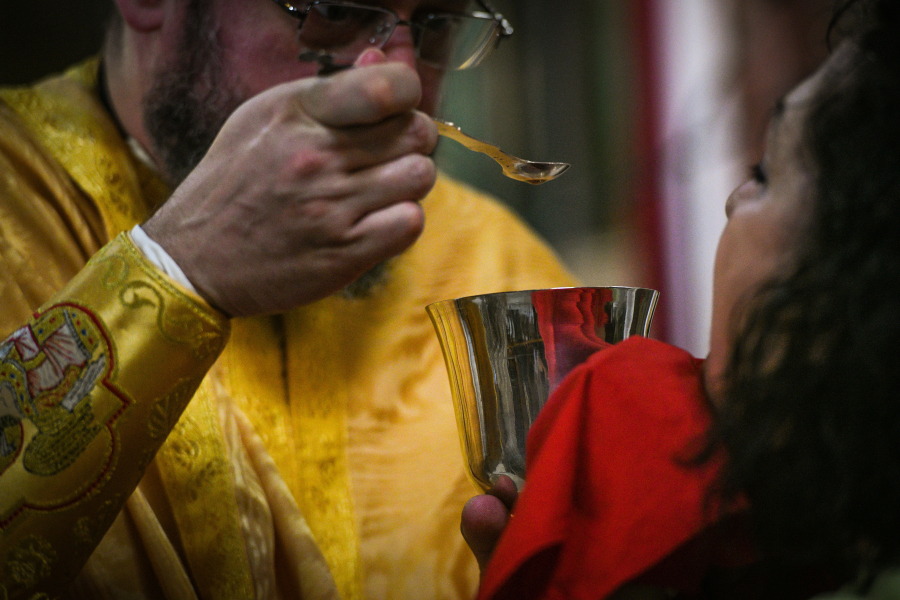 Νηστεία Χριστουγέννων 2025: Πότε κοινωνούν όσοι νηστεύουν