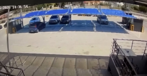 Συγκλονιστικό βίντεο - Η στιγμή της σφοδρής σύγκρουσης στη Ρόδο, που στοίχισε τη ζωή σε μάνα και κόρη