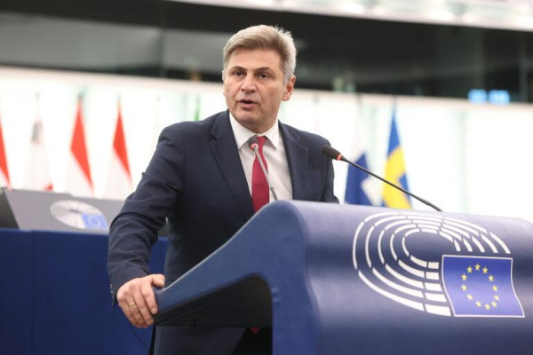 Φαραντούρης για ζυμώσεις στην Κεντροαριστερά: «Είτε θα δημιουργηθεί νέος φορέας είτε συνεργασία των υφιστάμενων με άλλη σύνθεση»