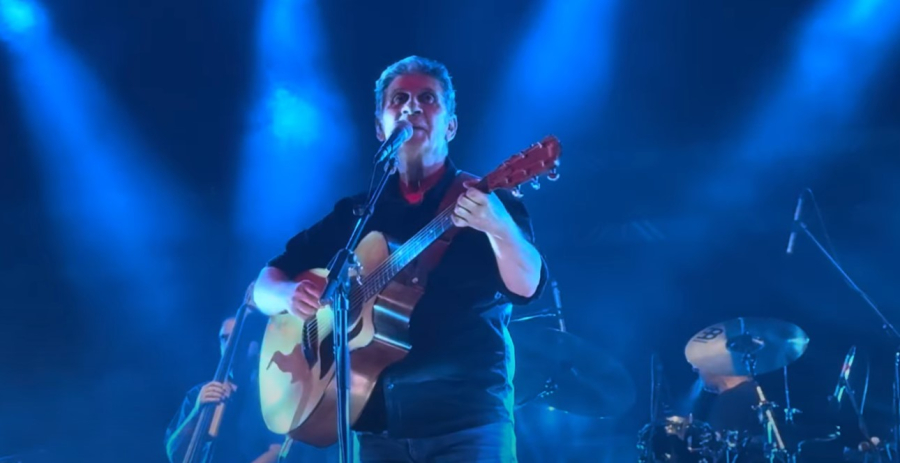 Είδαμε Μάλαμα με Καραπατάκη: Μια συναυλία - διονυσιακή γιορτή στο Γήπεδο Ριζούπολης