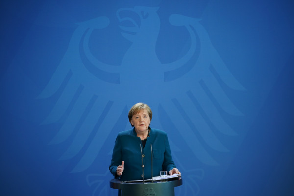 Σε καραντίνα η Μέρκελ - Σε μερικό lockdown και η Γερμανία