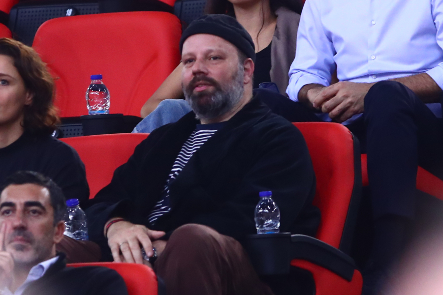 Στο ΣΕΦ για τον Ολυμπιακό ο Γιώργος Λάνθιμος (εικόνες)