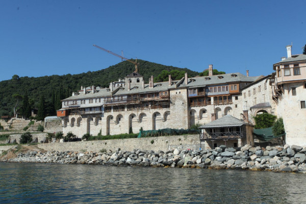 Με «δώρα» στο Άγιο Όρος ο Ρώσος Πρωθυπουργός