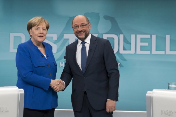 Λίντνερ προς Μέρκελ: Μην εκβιαστείτε από το SPD