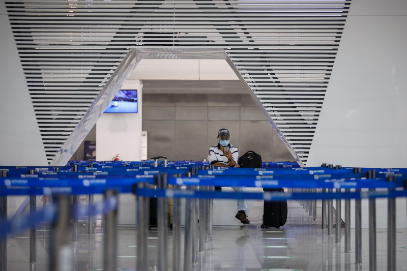 Βρετανία: Σύγχυση στους Έλληνες ταξιδιώτες λόγω του lockdown, τι θα γίνει με τις πτήσεις