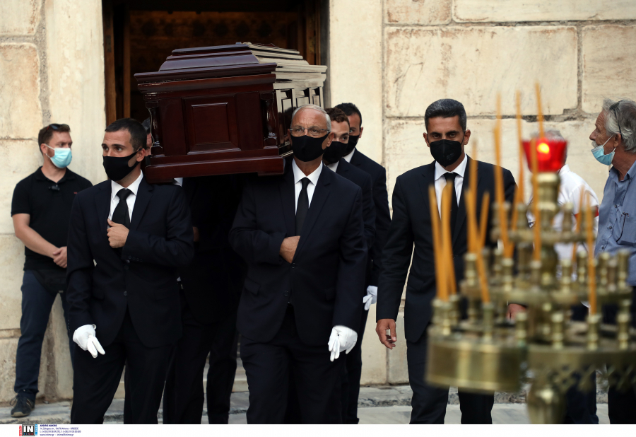 Μέχρι την Τετάρτη σε λαϊκό προσκύνημα η σορός του Μίκη Θεοδωράκη (βίντεο)