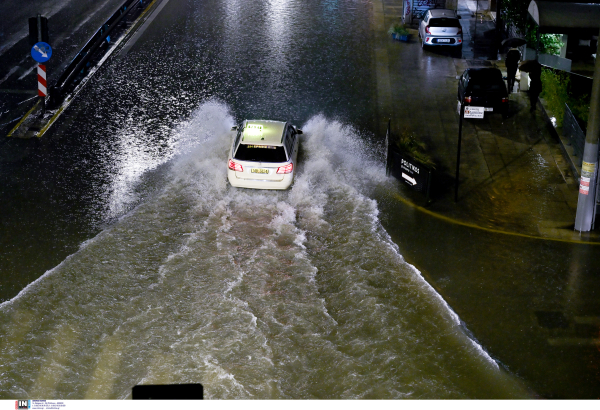 Μόνο στα εγκαίνια, μακριά από τις καταστροφές!