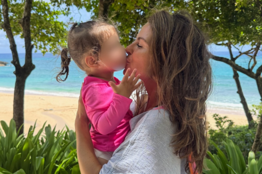 Μαρία Μενούνος: Στη Δομινικανή Δημοκρατία με την κόρη της (Εικόνες)