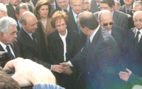 Όταν ο Σημίτης αρνήθηκε να συμμετάσχει στο μνημόσυνο του Καραμανλή