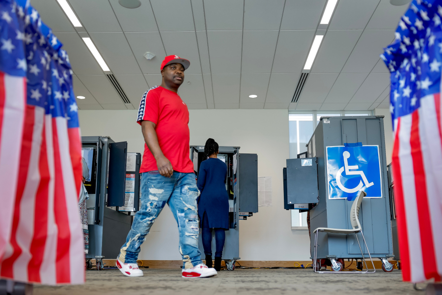 Η νύχτα των εκλογών στις ΗΠΑ: Πότε κλείνουν οι κάλπες - Αναλυτικά οι ώρες