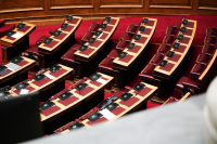 Ανεξαρτητοποιήθηκαν Τζάκρη και Πούλου - Αξιωματική αντιπολίτευση το ΠΑΣΟΚ