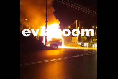 Βίντεο ντοκουμέντο από τη φωτιά σε βανάκι και τις εκρήξεις έξω από αντιπροσωπεία αυτοκινήτων στην Χαλκίδα