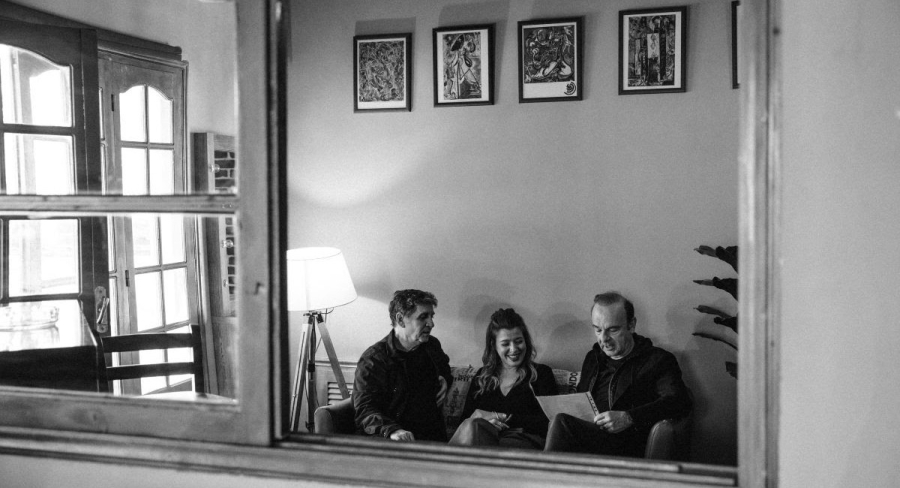 «6 τραγούδια για την Ιουλία Καραπατάκη» γράφουν Μάλαμας - Ιωάννου: Ακούστε το 2o κομμάτι