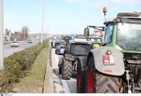 Ζητά διάλογο, ετοιμάζεται για σύγκρουση με αγρότες σε μπλόκα στις εθνικές η κυβέρνηση
