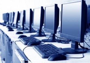 Διάθεση 41 υπολογιστών στα σχολεία της Καλαμάτας από το Δήμο