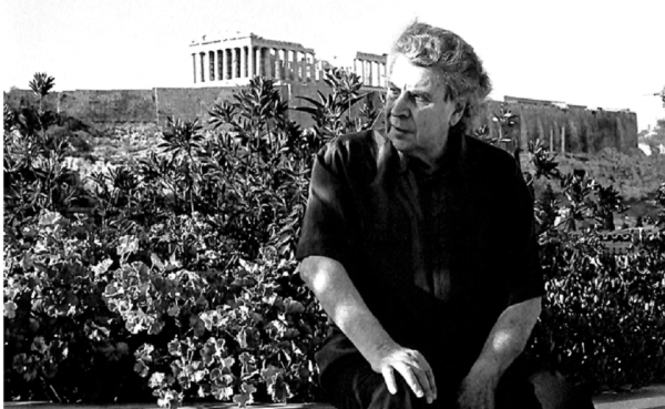 100 χρόνια Μίκης Θεοδωράκης: «Έφερε την ποίηση στο τραπέζι, πλάι στο ποτήρι και το ψωμί»