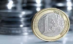 Μικρή ενίσχυση για το ευρώ
