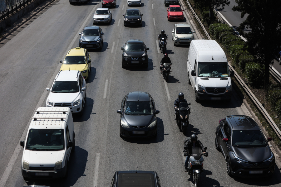 Κίνηση ΤΩΡΑ: Κολλημένα τα αυτοκίνητα σε πολλούς δρόμους της Αττικής