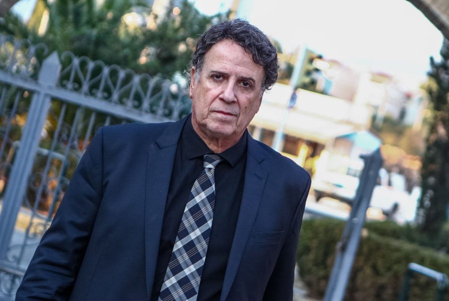 Χάρης Ρώμας: «Έχω υποστεί κι εγώ παρενόχληση σαν νεαρό αγόρι από σκηνοθέτη»