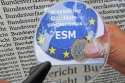 Ρέγκλινγκ: Από τον ESM εξόφληση μέρους του ελληνικού χρέους προς το ΔΝΤ