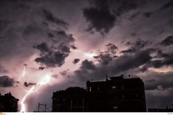 Σκόπελος: Την σκότωσε ο κεραυνός στην αυλή - Το παράδοξο με την νεκροψία