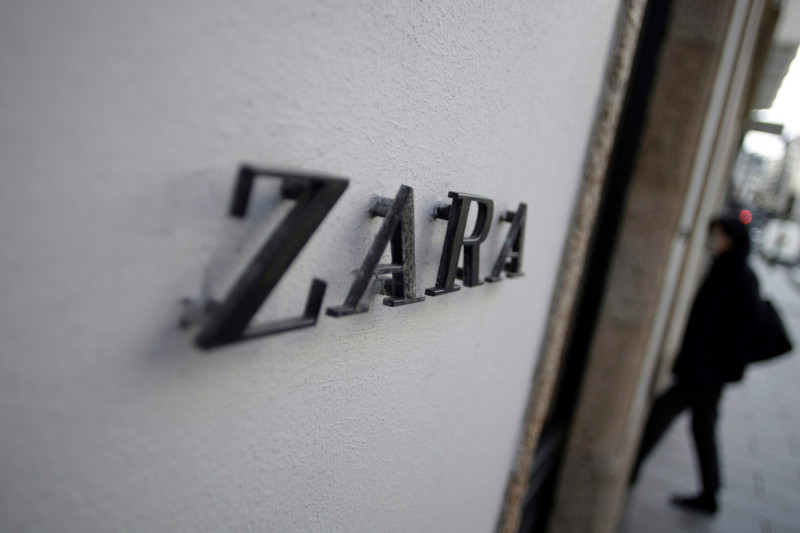 ZARA, Pull&Bear, Massimo Dutti, Bershka θέλουν να ανοίξουν με click inside αλλά δεν μπορούν