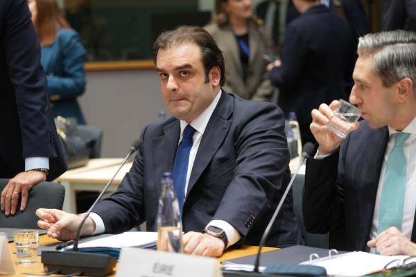 Η εικόνα του Πιερρακάκη, η πραγματικότητα του «Φραπέ»