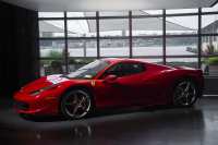Η Ferrari θα συνεχίσει να επενδύει σε βενζινοκίνητα, υβριδικά και ηλεκτρικά αυτοκίνητα