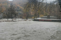 Κακοκαιρία στην Καστοριά: Υπερχείλησε ο Αλιάκμονας, «πνίγηκε» το River party στο Νεστόριο