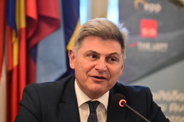 «Ευρωπαϊκή ΑΟΖ» για τη Μεσόγειο ζήτησε ο Ν. Φαραντούρης