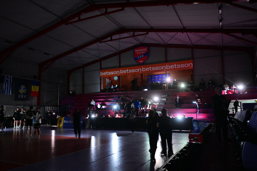 Βόλεϊ League Cup: Διακοπή του αγώνα ΠΑΟΚ - Ολυμπιακός - Έπεσε το ρεύμα