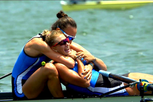 Ολυμπιακοί Αγώνες: Κορίτσια για φίλημα - Κυρίδου και Μπούρμπου στον τελικό της δικώπου και με παγκόσμιο ρεκόρ (βίντεο)