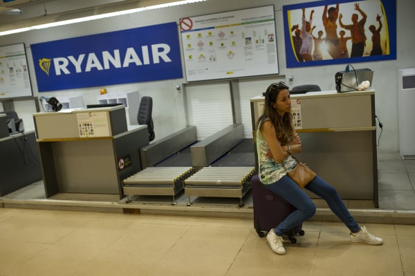 Η Ryanair ζητά από αεροσυνοδούς να επιστρέψουν την αύξηση του 2024