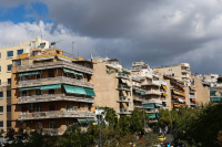 ΙΟΒΕ: Προειδοποιήσεις για πληθωρισμό 4% και επίμονη ακρίβεια – Οι προβλέψεις για την οικονομία