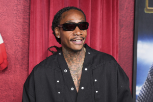 Δικαστήριο καταδίκασε τον Wiz Khalifa σε 9 μήνες φυλάκιση επειδή κάπνισε μαριχουάνα στη σκηνή