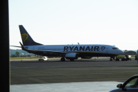 Πανικός σε πτήση της Ryanair: «Βουτιά» επιβατών στο κενό από λάθος συναγερμό