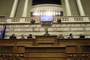 Επιστρέφουν οι βουλευτές στην Αθήνα για την ψηφοφορία του νέου Μνημονίου