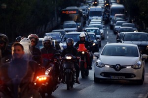 «Φρένο» στα πρόστιμα του ΚΟΚ με εισοδηματικά κριτήρια