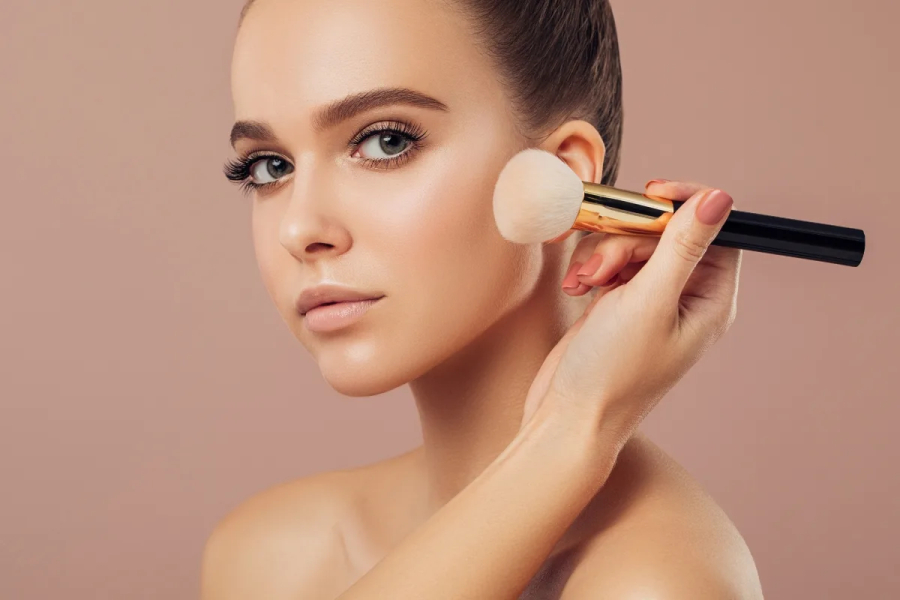 Τα beauty mistakes που σε κάνουν να δείχνεις πιο κουρασμένη χωρίς να το καταλαβαίνεις