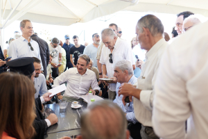 Επιμένει ο Μητσοτάκης για εκλογές την άνοιξη του 2027