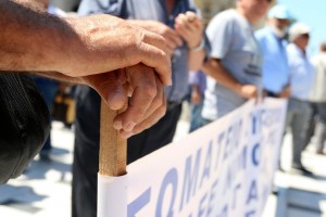 Πλήγμα στα εργασιακά τα νέα προαπαιτούμενα