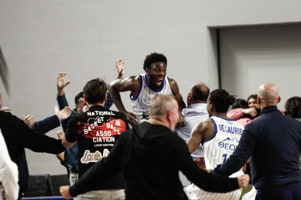 Με απίστευτο buzzer beater του Μπέιτμον η Καρδίτσα πέτυχε ιστορική νίκη στη Basket League (βίντεο)