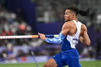 Εμμανουήλ Καραλής: Εικόνες μέσα από το ασθενοφόρο μετά τον τραυματισμό του