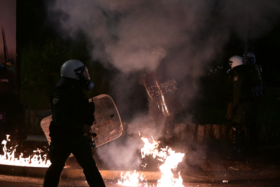 Αθήνα: Ένταση και χημικά έξω από την πρεσβεία του Ισραήλ