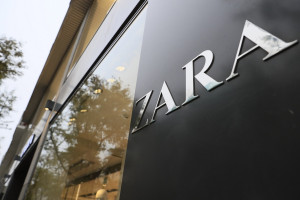 Ανοίγουν τα Zara για αγορές με click away, η ανακοίνωση της εταιρίας, ποιες Κυριακές θα είναι ανοιχτά