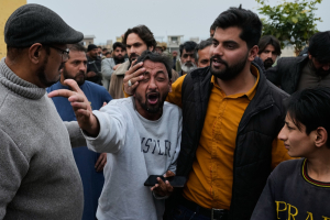 Έκρηξη στο Πακιστάν: Το Ισλαμικό Κράτος ανέλαβε την επίθεση στο τζαμί